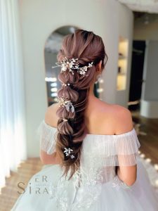 浪漫唯美側編髮新娘造型 - 適合戶外婚禮或輕婚紗，由台中新秘 Sierra 筱如打造